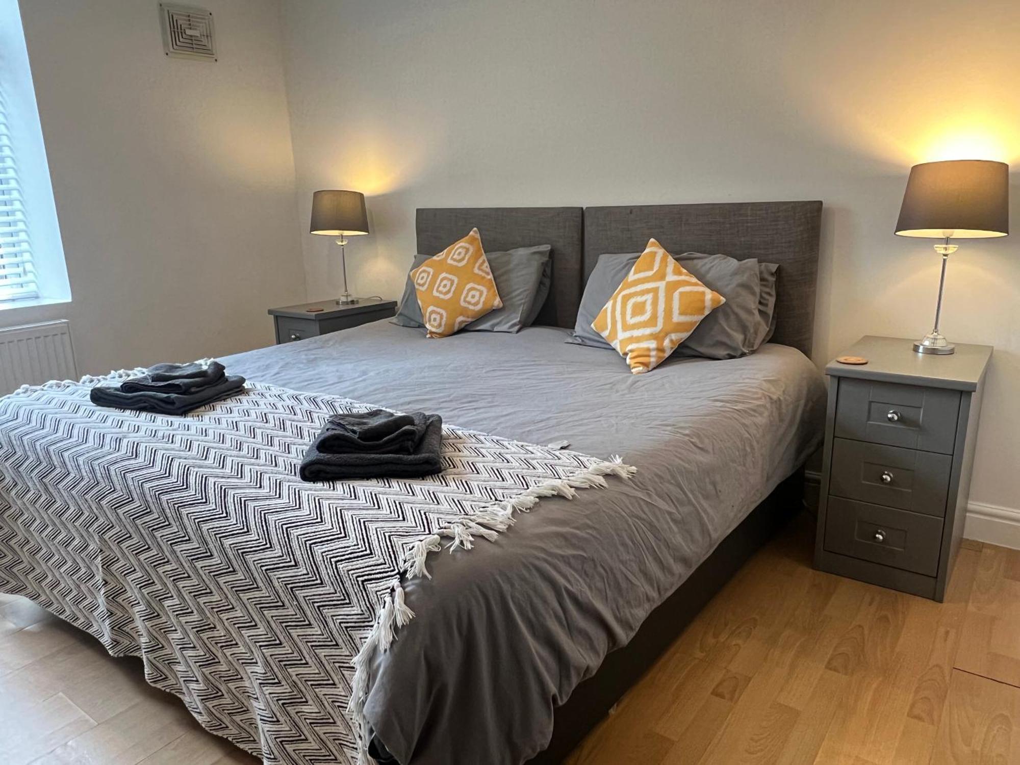 Spacious Ground Floor Suite Comfortably Sleeps Up To Eight Halifax Exteriör bild